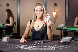 Antarmuka aplikasi jendelatoto menampilkan sportsbook Liga 1 dan live casino